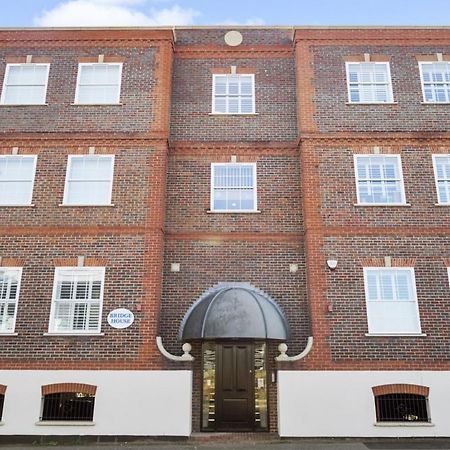 Flat 3 Bridge House Apartment Staines-upon-Thames Екстериор снимка