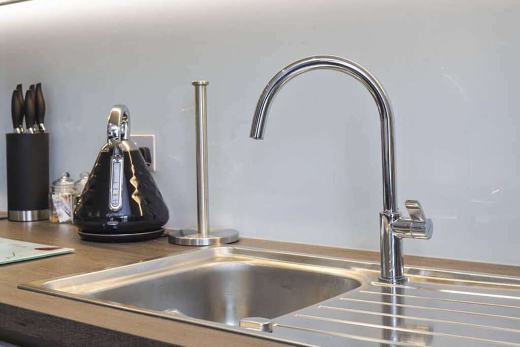 Flat 3 Bridge House Apartment Staines-upon-Thames Екстериор снимка